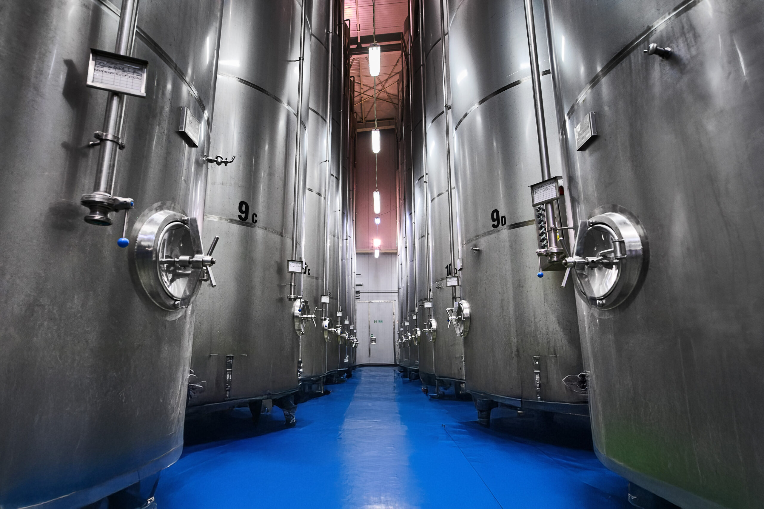 Kompleksowe instalacje technologiczne w przemyśle spożywczym i chemicznym — projektowanie i wykonanie